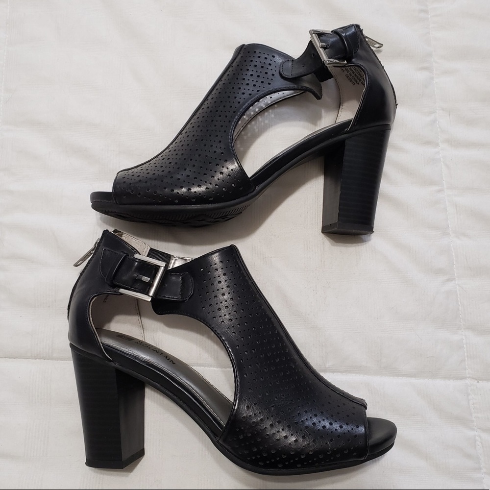 White Mountain chunky block heels